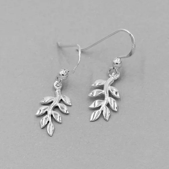 Dainty 925 Sterling Silver Leaf Dangle Earrings! NEW! - Picture 3 of 3
